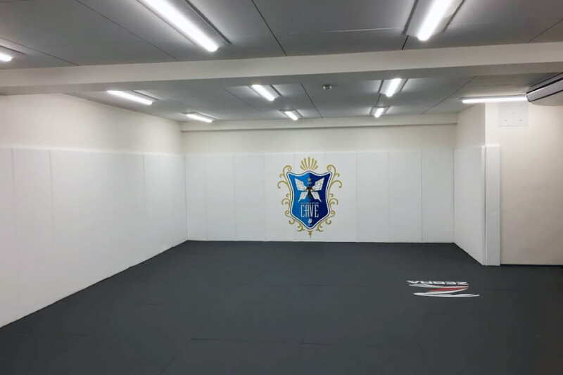 ゼブラマット・格闘技ジムCAVE