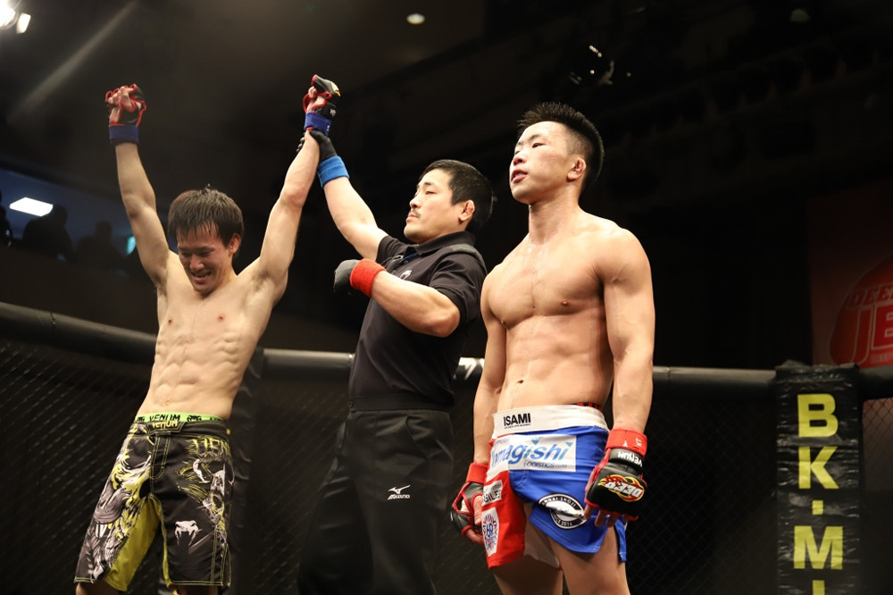 鮎田直人vs藤田大和