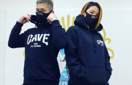 CAVEのパーカーと新Tシャツ